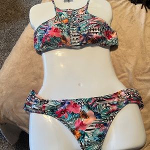 Ladies two-piece bathing suit size XL